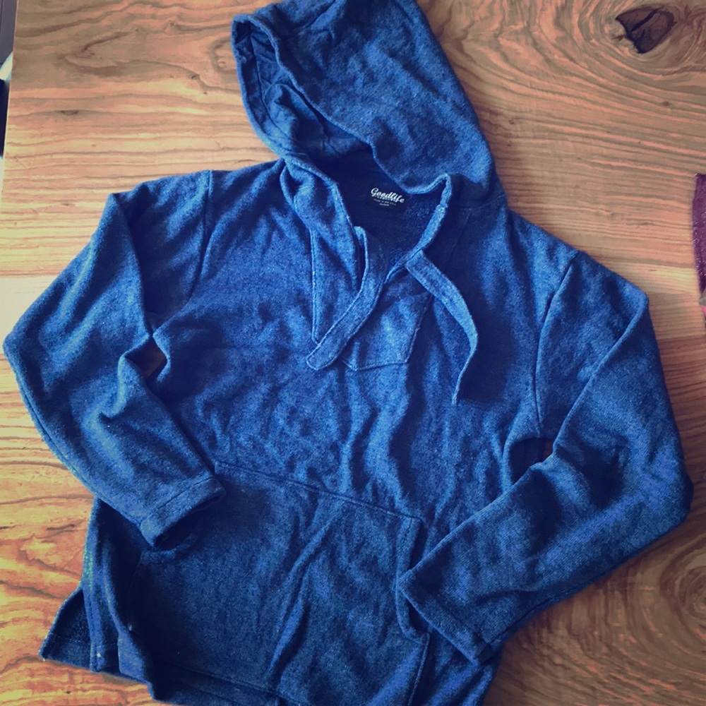 Goodlife pullover v-neck hoodie